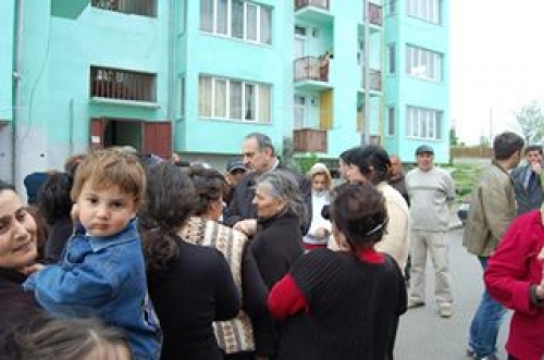 სამტრედიაში დევნილებმა ახალი ბინები მიიღეს