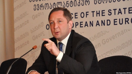 თანამდებობიდან გადადგა ალექსი პეტრიაშვილი