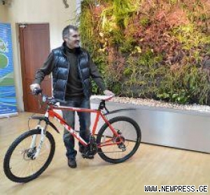 გოგა ხაჩიძე პარლამენტში ველოსიპედით სიარულს გეგმავს