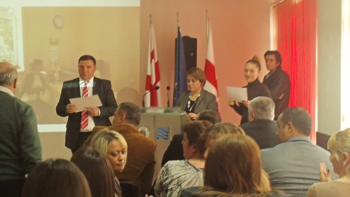 ზურაბ ჟვანიას სკოლამ კურსდამთავრებულებს სიგელები გადასცა