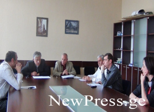 ქუთაისის მერიის თანამშრომლებს რეორგანიზაციის შედეგად სამსახურის შენარჩუნებას ჰპირდებიან