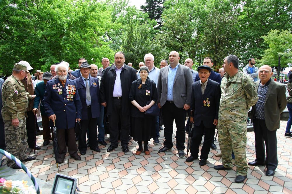 ქუთაისში ომის ვეტერანებს 1000-1000 ლარი გადასცეს