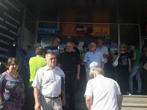 “მერს კაბინეტში აღარ ვეახლებით”–მოვაჭრეები