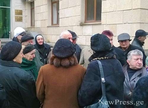 აქცია თეა წულუკიანის წინააღმდეგ – ქუთაისში მინისტრის გადადგომას ითხოვენ
