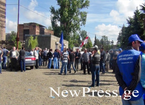 ზესტაფონის ფეროშენადნობი ქარხნის მუშები აქციებს არ წყვეტენ