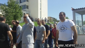 რატომ გადაიდო „ქართული ოცნების“ აქტივისტების სასამართლო პროცესი?