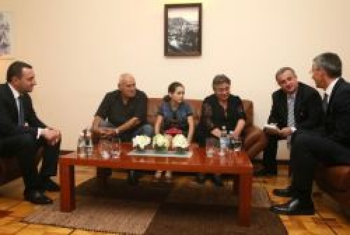 “მიგულეთ თქვენ გვერდით” -იენს სტოლტენბერგი თამთა ლიპატელიანის მშობლებს