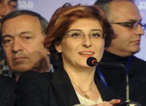 ხათუნა სამნიძე – “პრემიერის განცხადება, რომ თავდაცვის მინისტრთან კითხვები აქვს, ვფიქრობ, არასწორია”