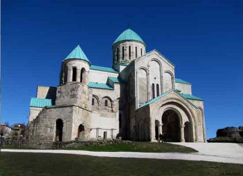 ბაგრატის ტაძრის ეზოში შესაძლოა ბაგრატ მესამის ძეგლი დაიდგას