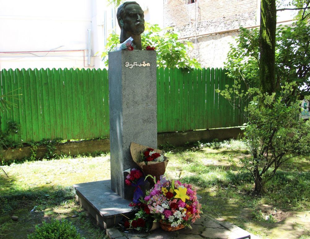 ქუთაისში დამოუკიდებლობის დღეს მერაბ კოსტავას განახლებული სკვერი გაიხსნება