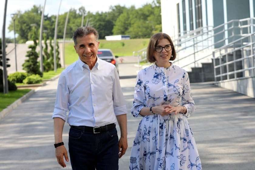 ბიძინა ივანიშვილმა მეუღლესთან ერთად  ქუთაისის ტექნოლოგიური უნივერსიტეტი დაათვალიერა