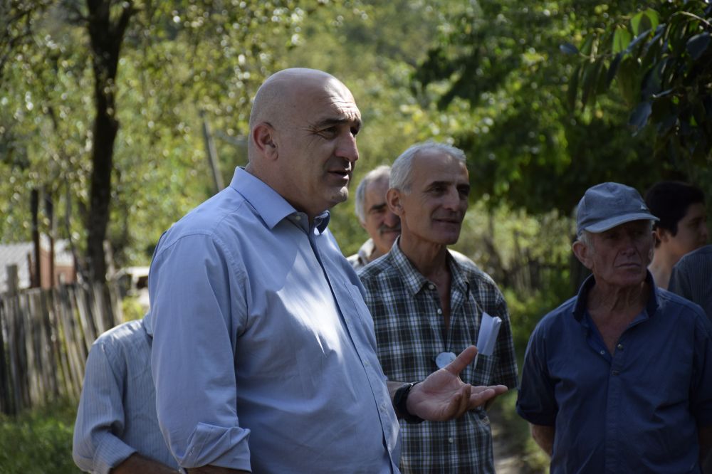 ნიკოლოზ თოფურიძემ, საარჩევნო კამპანიის ფარგლებში, მოსახლეობასთან შეხვედრები დაიწყო [R]