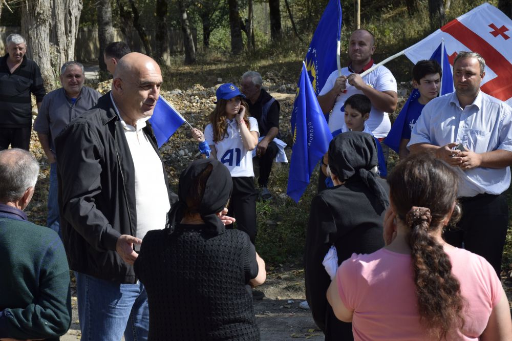 ნიკოლოზ თოფურიძე მაღალმთიან სოფლებში ამომრჩეველს შეხვდა  [R]