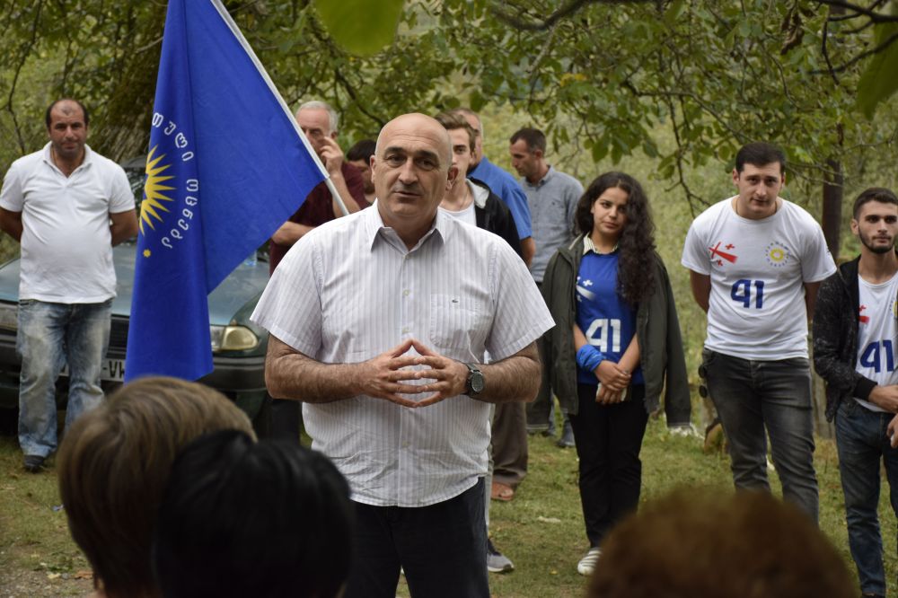 ნიკოლოზ თოფურიძემ მორიგი შეხვედრა ამომრჩევლებთან ხიდარში გამართა [R]