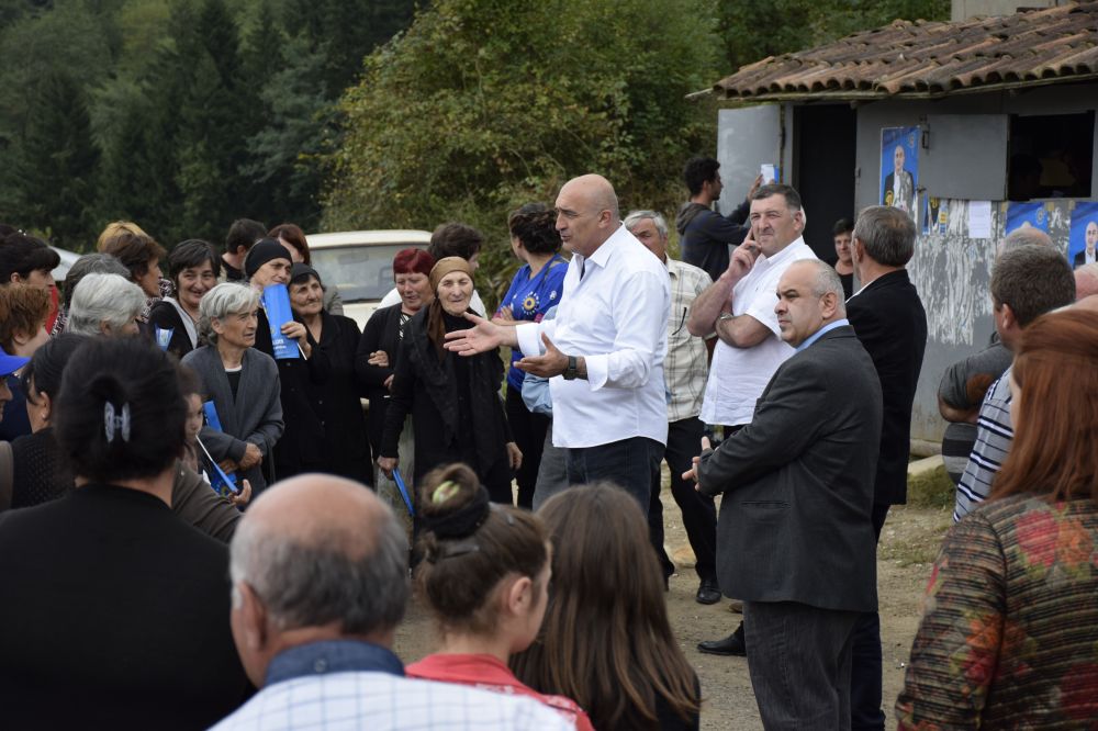 ნიკოლოზ თოფურიძე: ხელისუფლება ხალხისთვის სარგებელს მუდმივად ეძებს  [R]