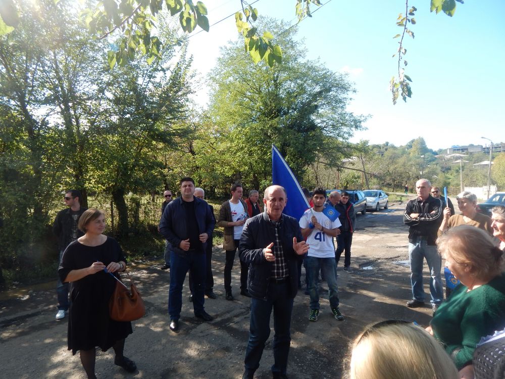 ალექსანდრე გოგორიშვილი გაღმა ვანისა და ლორთქიფანიძის ქუჩის მოსახლეობას შეხვდა  [R]