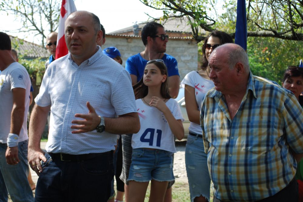 “ჩვენი მიზანია, ხელი შევუწყოთ სოფლის  მეურნეობის განვითარებას,  რაც  ეკონომიკასაც გააძლიერებს”(R)