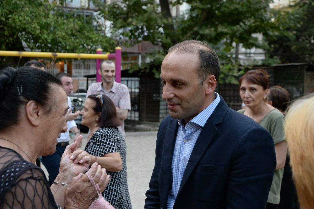ლევან გოგიჩაიშვილმა  ამომრჩეველთან აქტიური შეხვედრები დაიწყო(R)