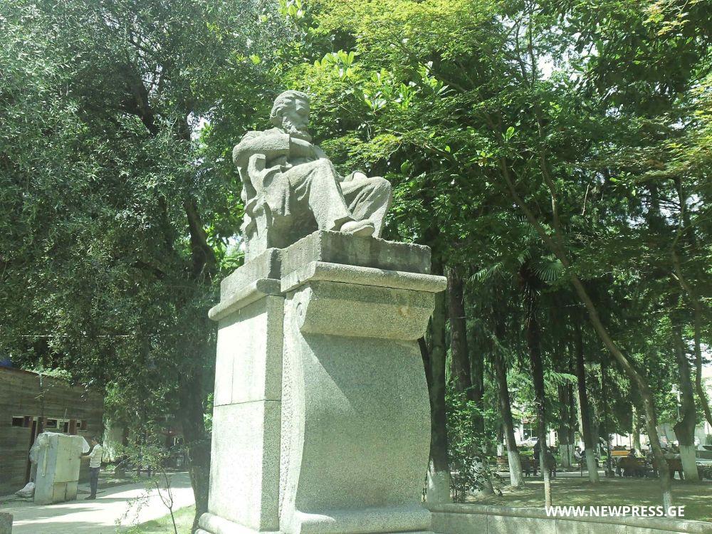 უსახელო ძეგლები ქუთაისში (PHOTO)