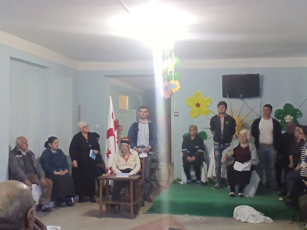 ხანდაზმულთა პანსიონატში  პრემიერისთვის ემზადებიან (PHOTO)
