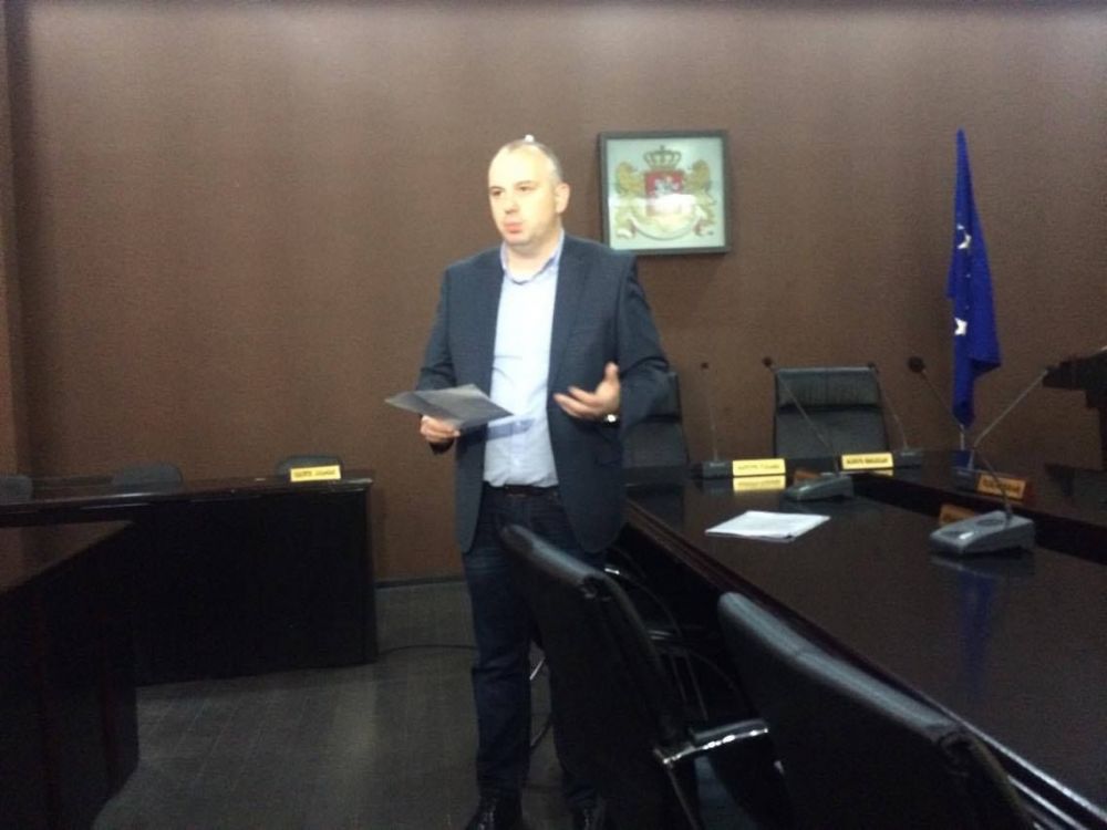 “50-ლარიანი ვაუჩერი პენსიონერებისათვის, 100-ლარიანი კომუნალური ვაუჩერი დაბალშემოსავლიანი აბონენტებისთვის”