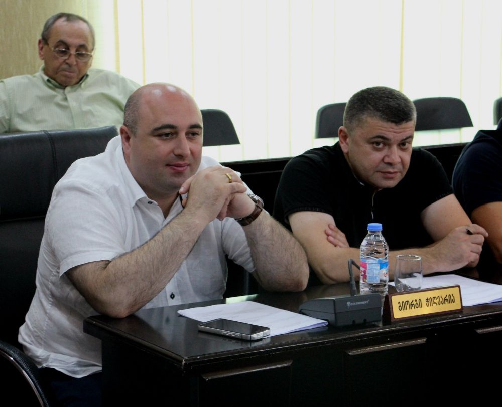 “ქალაქში გზების პრობლემა გადავჭერით, ვიწყებთ ფასადების მოწესრიგებას”-გიორგი ჭიღვარია