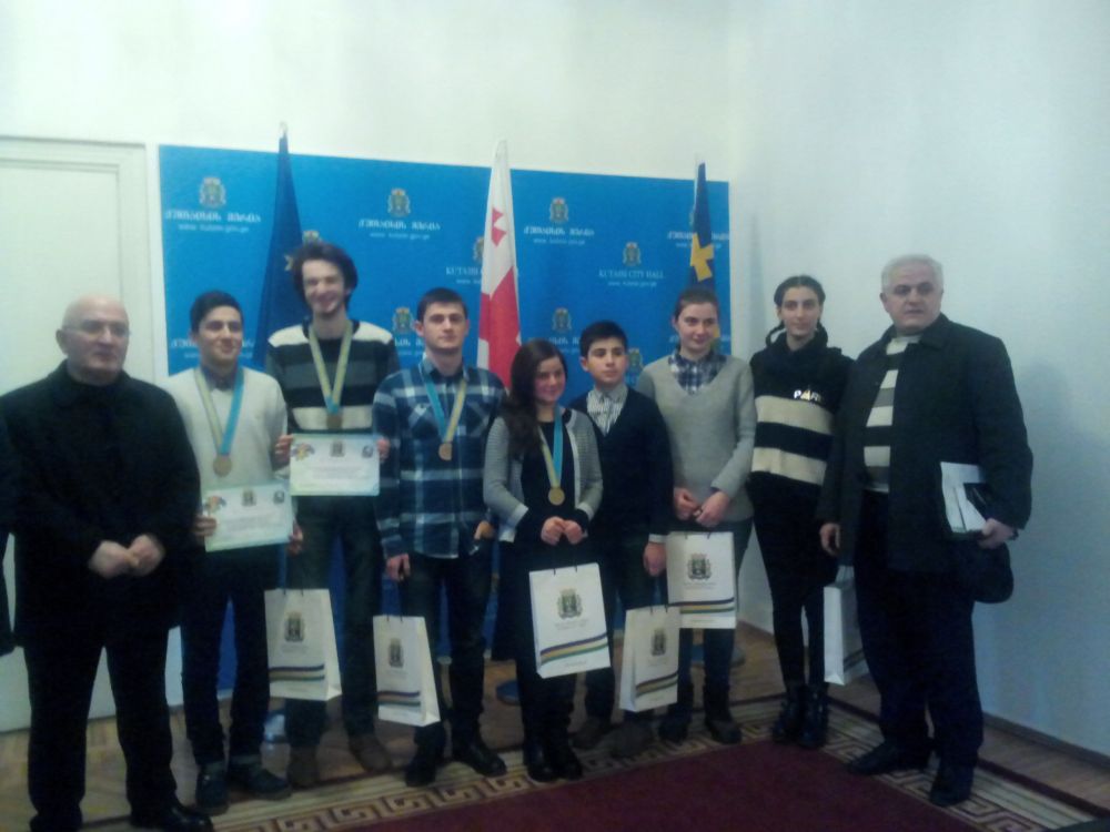 საერთაშორისო ოლიმპიადაზე გამარჯვებული  ქუთაისელი მოსწავლეები მერმა დააჯილდოვა