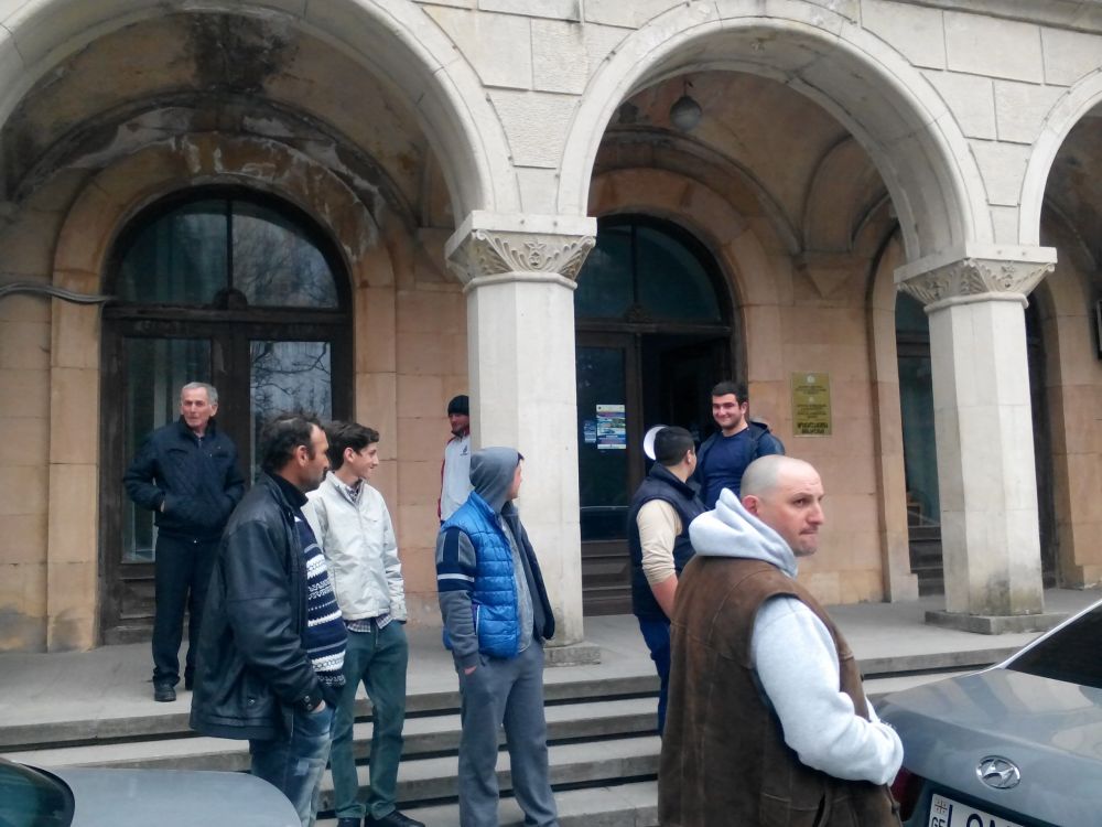 ქუთაისის მერიასთან აქციას ჭოგნარის მოსახლეობა  მართავს