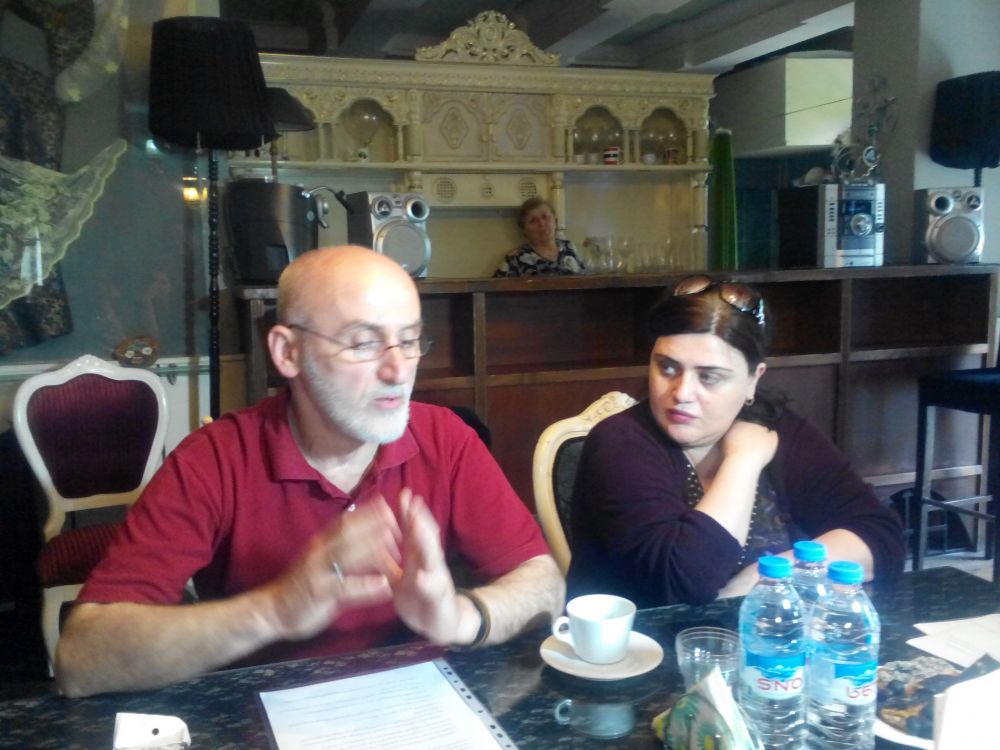 მესხიშვილის თეატრი ჟურნალისტებს ურთიერთობის ახალ წესებს სთავაზობს