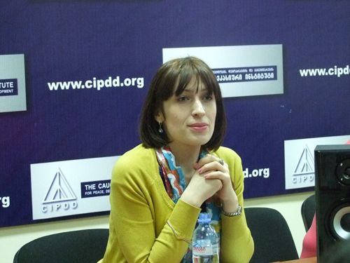 “ქუთაისში მსახიობებს არ უნდა სჭირდებოდეთ თხოვნა, რომ ახალი შენობა თეატრზე მაღალი არ იყოს”