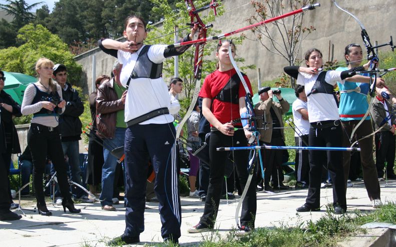 რა პირობებში ემზადებიან პირველობისთვის მებრძოლი ქუთაისელი მშვილდოსნები  (ფოტო)