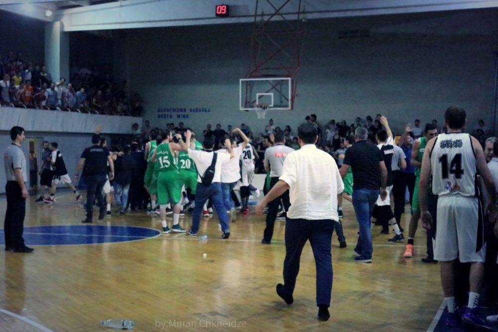 ქუთაისის და რუსთავის საკალათბურთო გუნდების თამაშზე ჩხუბი მოხდა
