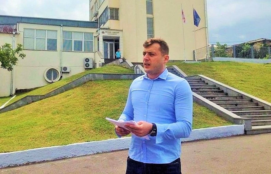 “უმცირესობებს იცავენ და მეორეს მხრივ, ბარიერს ემხრობიან”- თემურ ცამციშვილი