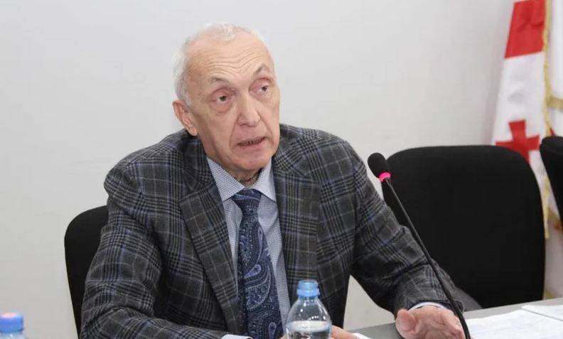 „ფაიზერი“ ფუჭდება, ვადა გაუდის და რას შვრებით, ხალხო! ადამიანი „ფაიზერს“ გააფუჭებს?! – თენგიზ ცერცვაძე