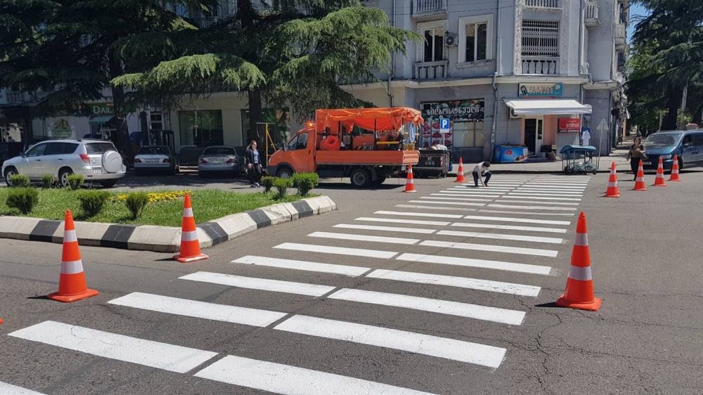 ა(ა)იპ ,,ქუთგანათების სერვისი” ქალაქში ქვეითთა გადასასვლელების მოწყობას აგრძელებს