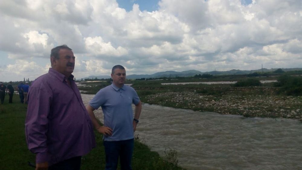 ოთარ დანელია სამეგრელოში სტიქიის შედეგად დაზარალებულ სოფლებში არსებულ ვითარებას ეცნობა