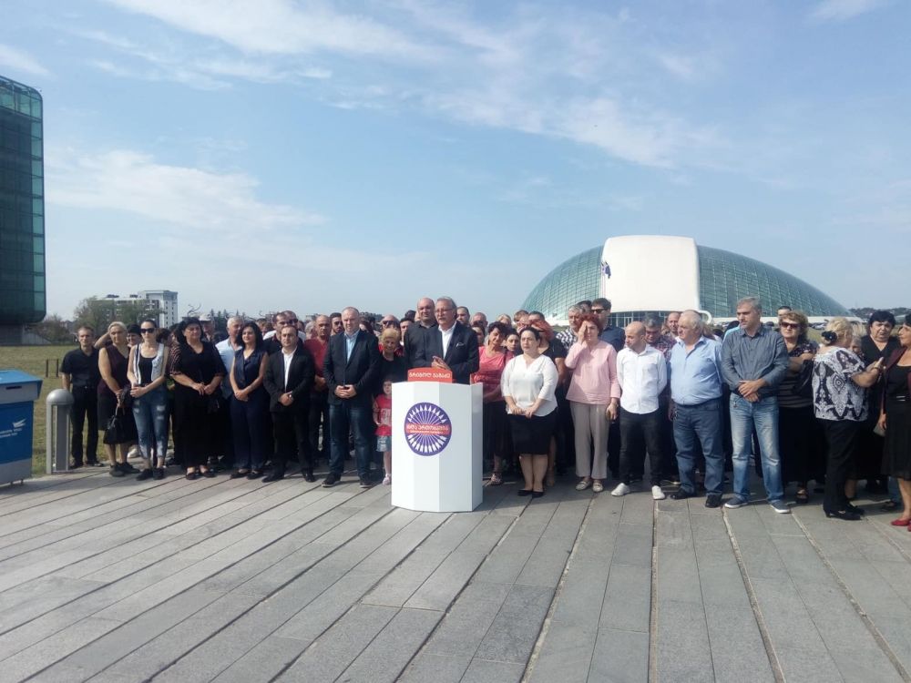“პარლამენტს ვერ გადაიტანთ, რადგან ძალიან მალე თქვენ ხელისუფლებაში აღარ იქნებით” [VIDEO]