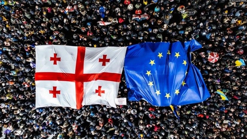 დამოუკიდებლობის რეფერენდუმის დღეს საქართველო მძლავრი საპროტესტო აქციით ხვდება