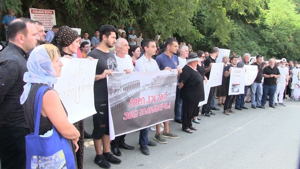 არა ჰესების კასკადს – ჰესების მშენებლობის წინააღმდეგ ნამოხვანში მოსახლეობის აქცია გაიმართა