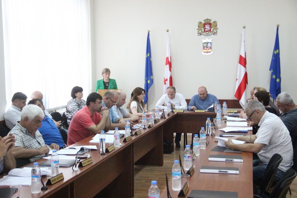 “ვანის, თერჯოლის, ბაღდათის საკრებულოების სხდომებს მოქალაქეები საერთოდ არ დასწრებიან”