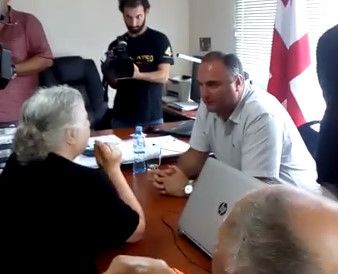 ქუთაისში ბინების  განაწილების შედეგებს  დევნილები აპროტესტებენ