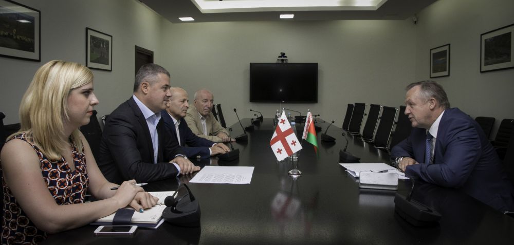ოთარ  დანელია ბელარუსის რესპუბლიკის  ელჩს შეხვდა(R)