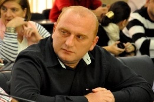 „გარემოვაჭრეებთან ტურისტები ფოტოებს იღებენ, ორგანიზებული სანახაობა ჰგონიათ“-ბესიკ ბრეგაძე