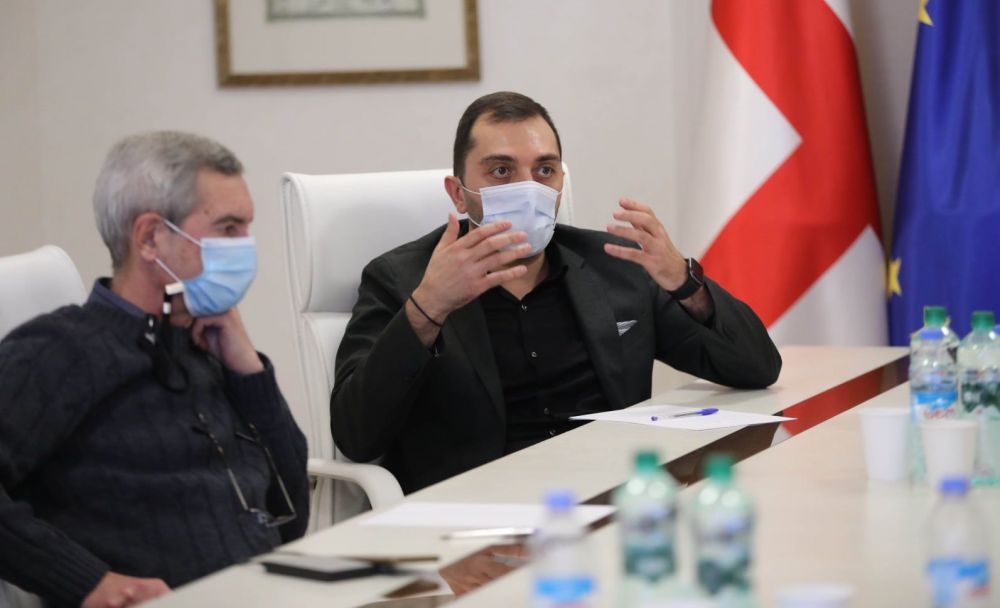 ადამიანების 90-95%-მა შინ და გარეთ უნდა დაიწყოს ნიღბის ტარება – ბიძინა კულუმბეკოვი