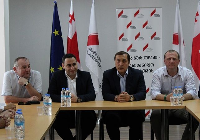 პაატა ბურჭულაძე 21 ოლქის  მაჟორიტარი დეპუტატობის კანდიდატს დღეს  წარადგენს
