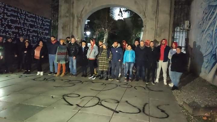 “ამ ცხოვრების დედაც”- წარწერა ქუთაისში სხვადასხვა ადგილზე გაჩნდა