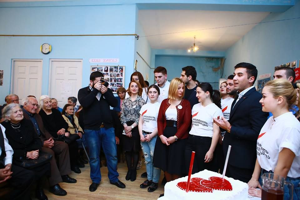 ხანდაზმულთა პანსიონატის ბენეფიციარები საზოგადოებას სიყვარულს სთხოვენ