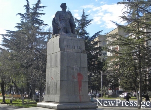 კიკვიძის ძეგლის გამო დაპირისპირებული ქუთაისელები –  ვინ იყო კიკვიძე: გმირი, თუ კიტჩი