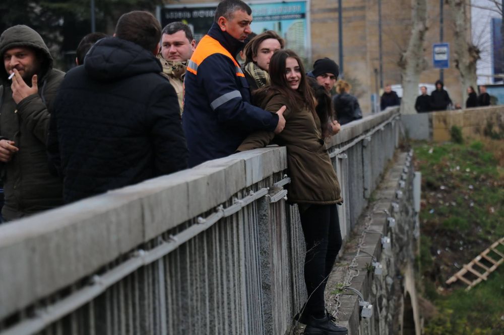 ქუთაისში, მდინარე რიონთან სამაშველო სამსახური იყო მობილიზებული