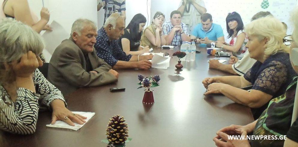 უსახლკაროები ქუთაისის  მერიისაგან ბინით დაკმაყოფილებას ითხოვენ